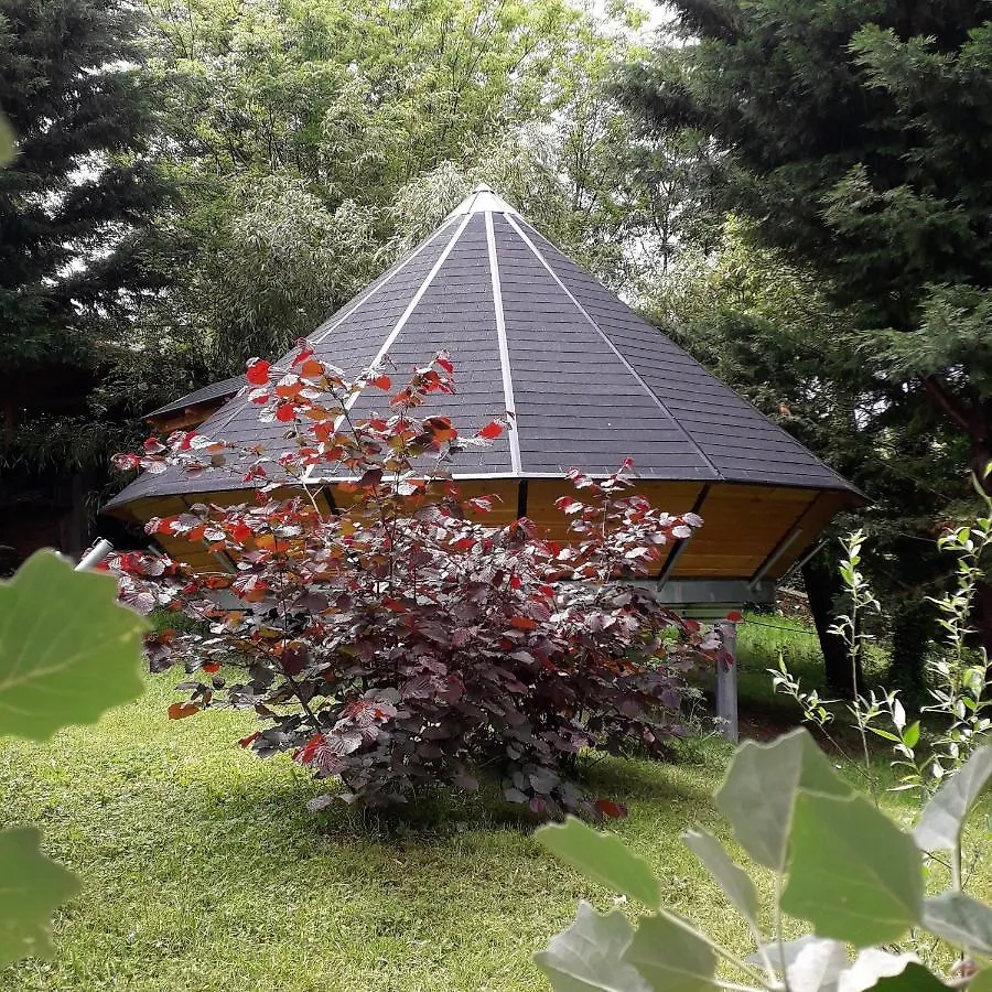 Роскошный шатер Отель Tipis Du Petit Buisson Saint-Antonin-de-Lacalm