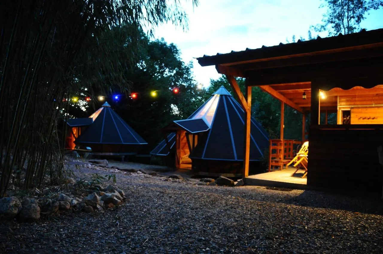 Роскошный шатер Отель Tipis Du Petit Buisson Saint-Antonin-de-Lacalm